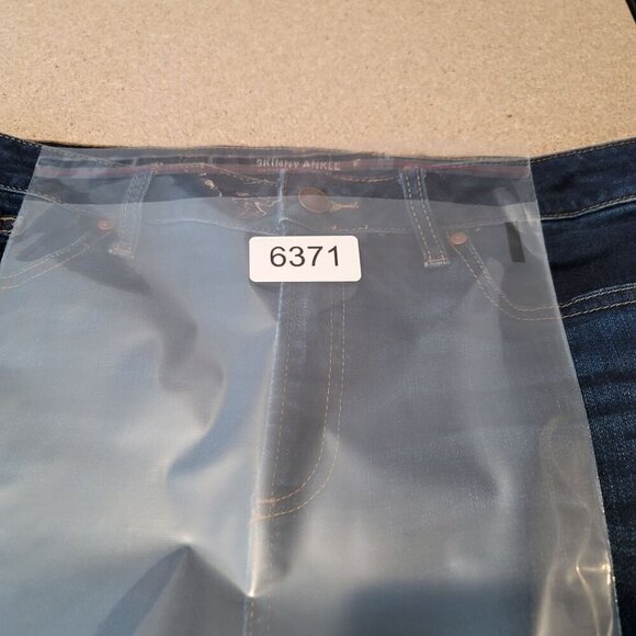 Chico's Jeans Womens 2R (12R) - Picture 8 of 8